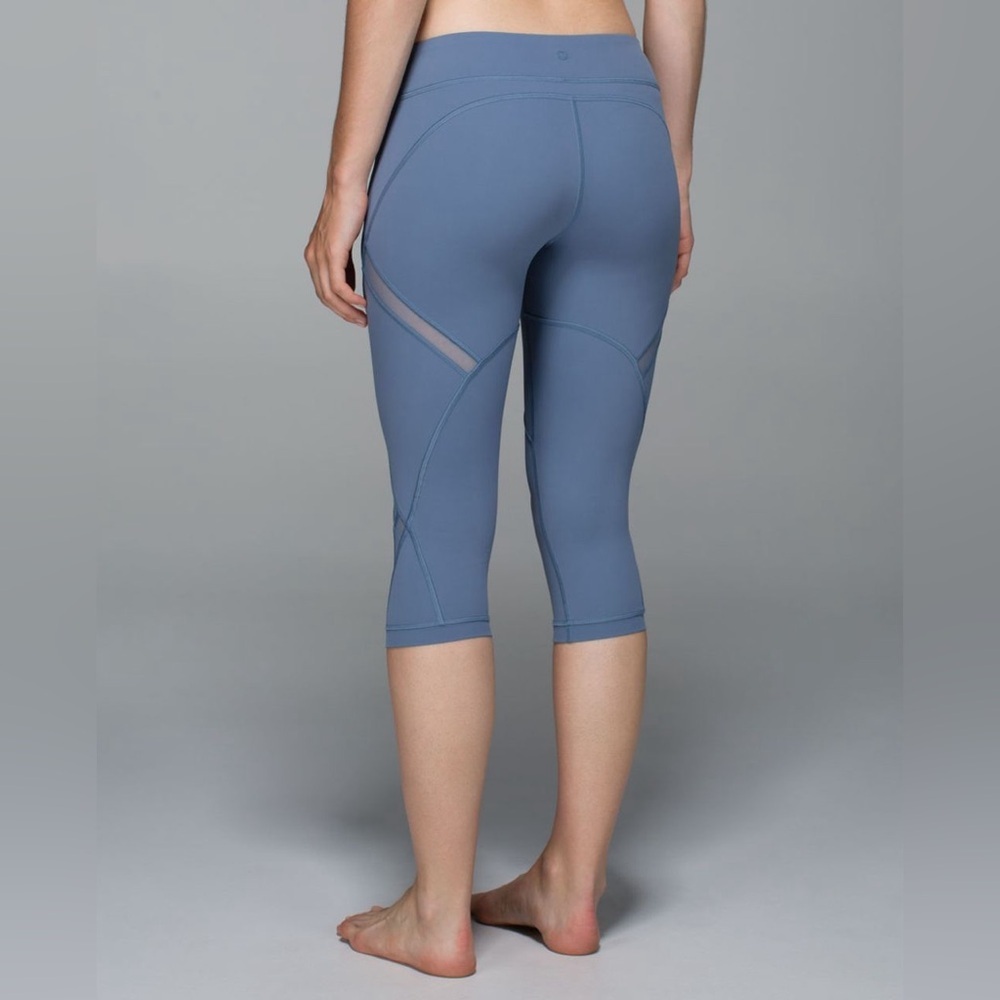 LULULEMON Cool to Street Blue Cropped Leggings, 17” (US 6) - Picture 3 of 6